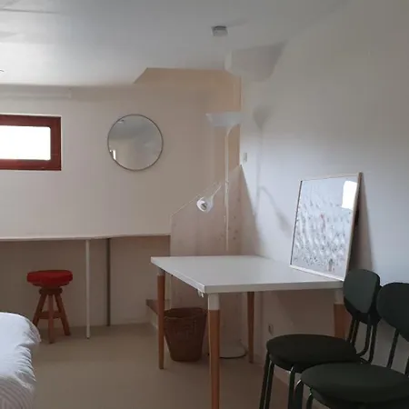 Un Havre De Paix Avec Terrasse Et Climatisation